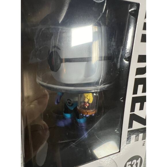 Funko Pop! Mr. Freeze #531 GameStop Exclusive - Batman: The Animated Series Nora - Picture 8 of 8